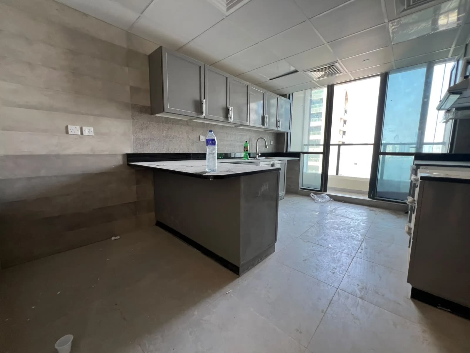 3-bedroom apartment for rent in Al Majaz, Sharjah photo 2
