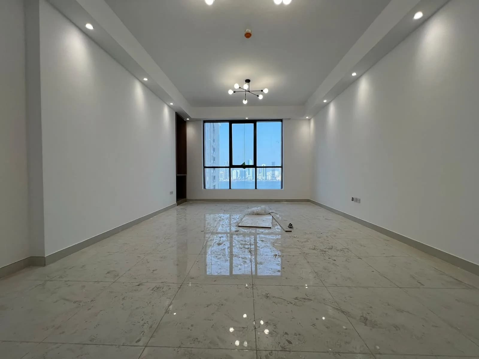 3 bedrooms Masters photo 2